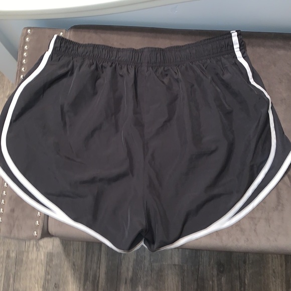 3 pairs of Nike shorts XL $15 each or all for $40 - Picture 3 of 10